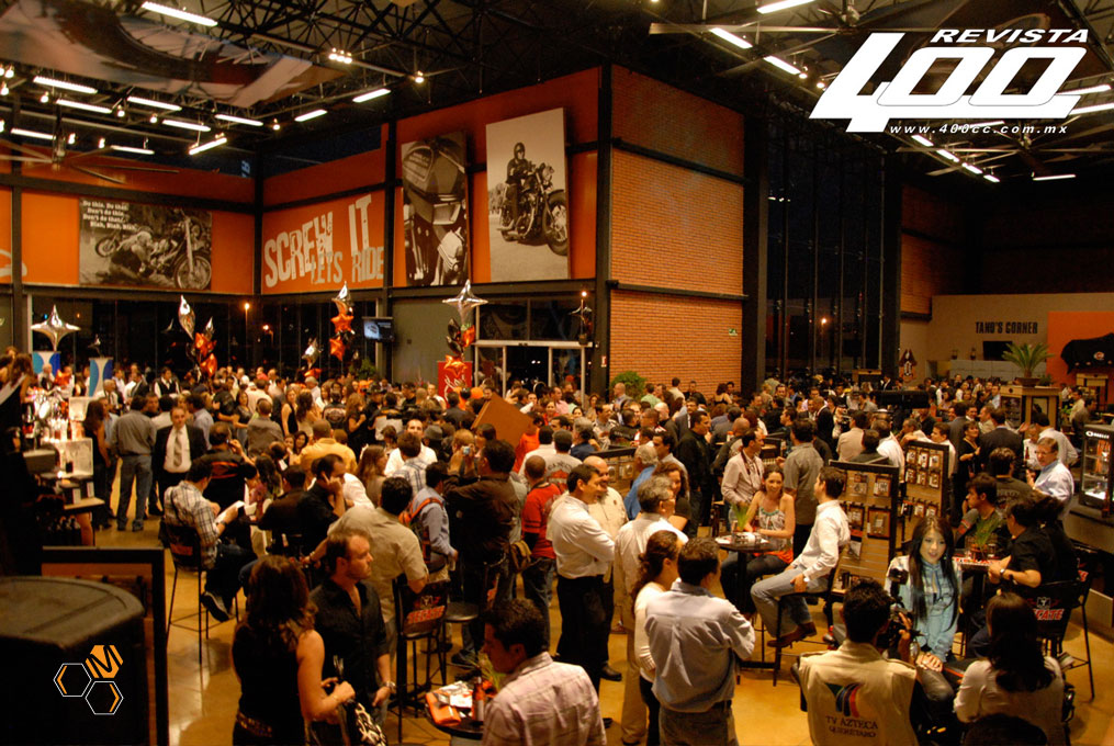 images/proyectos/COMERCIAL/001 HARLEY DAVIDSON/Interiores/harley-davidson-diseno-4-qro-comercial-arquitectos-en-queretaro-mem-arquitectos-construccion.jpg